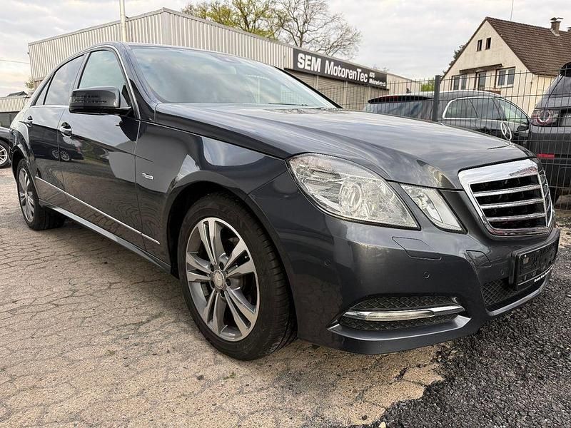 Second-hand Mercedes E200 184 CP (135 kW) 2011 Gri Berlinǎ