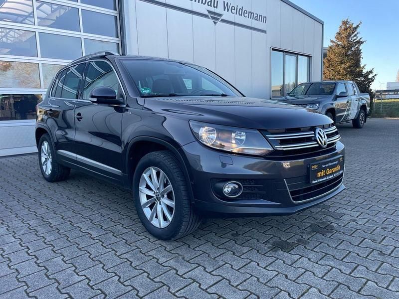 Gebraucht VW Tiguan LOUNGE 125 PS (91 kW) 2015 Grau SUV
