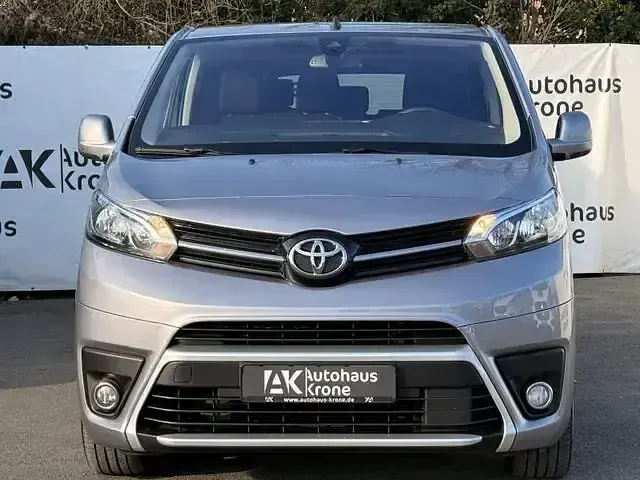 Gebraucht Toyota Proace Verso 177 PS (130 kW) 2023 Silber Kombi
