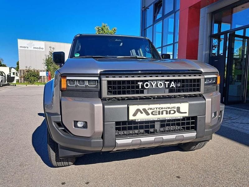 Gebraucht Toyota Land Cruiser Executive 205 PS (150 kW) 2024 Avantgarde bronze met. SUV