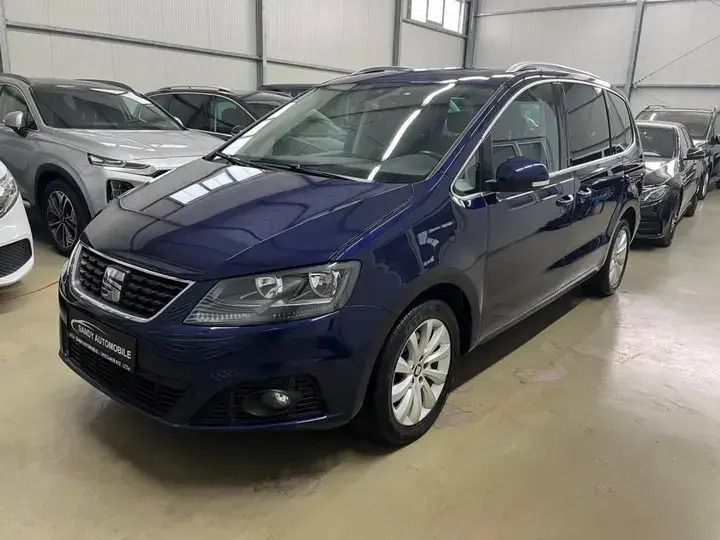 Weiß Gebraucht 2019 Seat Alhambra Style Van / Kleinbus | 26.990 € (Teuer) - Bild 1/3