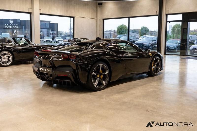 Gebraucht Ferrari SF90 999 PS (734 kW) 2022 Schwarz Coupé