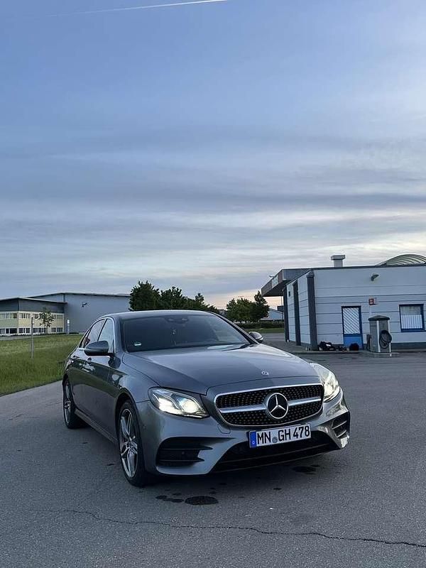 Gebraucht Mercedes E220 AMG line 194 PS (142 kW) 2017 Limousine