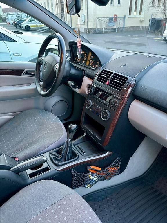 Gebraucht Mercedes A170 Elegance 116 PS (85 kW) 2004 Silber Van / Kleinbus