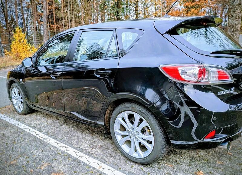Gebraucht Mazda 3 105 PS (77 kW) 2012 Schwarz Limousine
