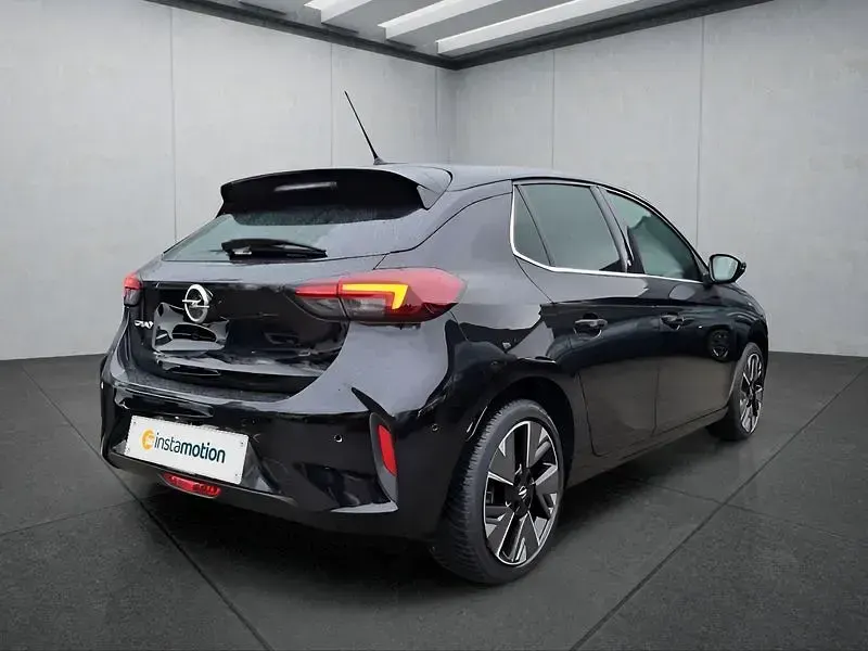 Gebraucht Opel Corsa-e Ultimate 100 kW (136 PS) 2022 Schwarz Kleinwagen