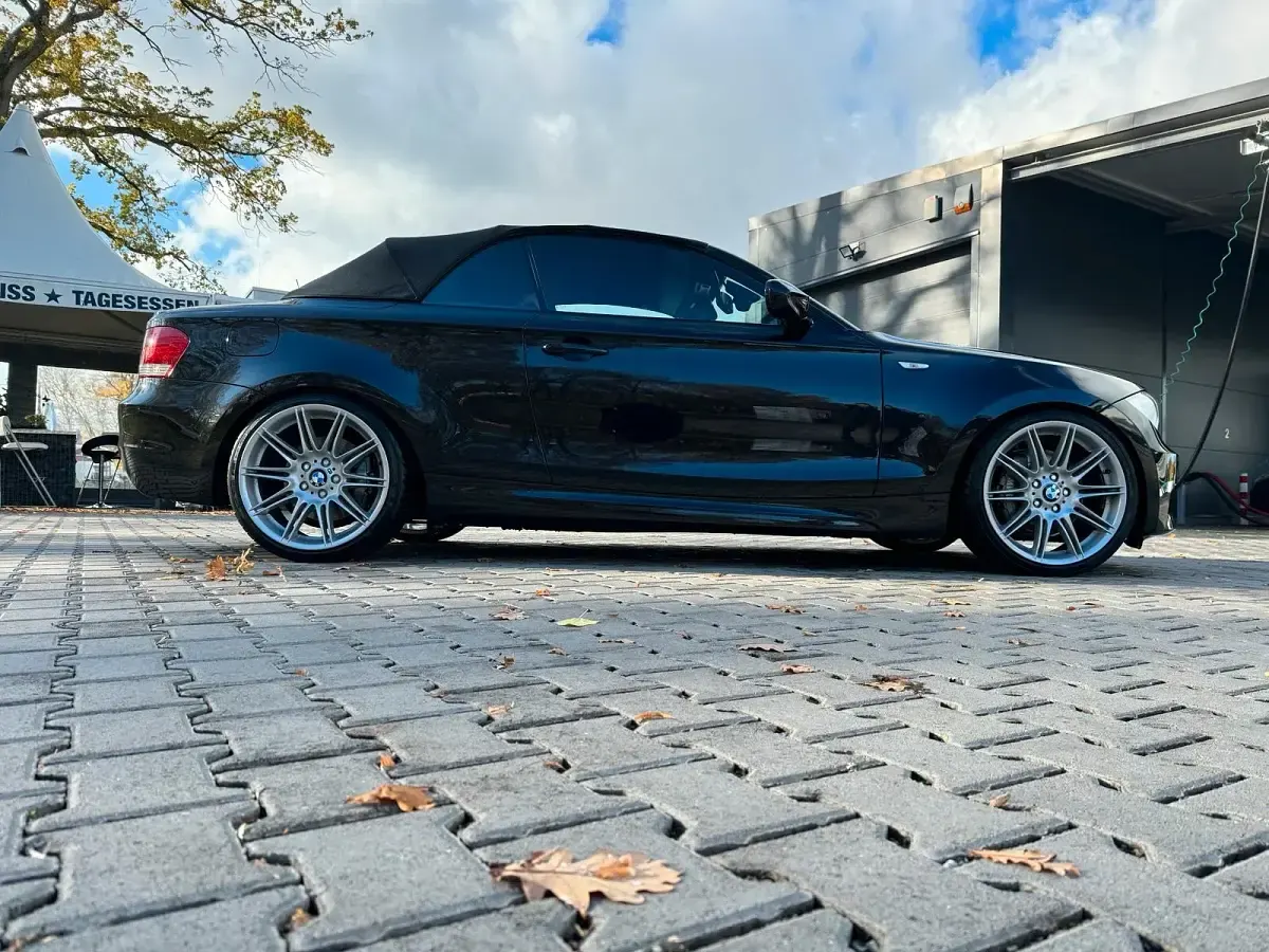 Gebraucht BMW 135 Cabriolet Performance 306 PS (225 kW) 2011 Schwarz Cabrio