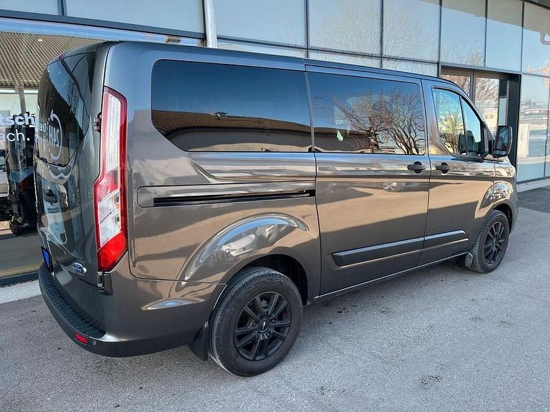 Gebraucht Ford Tourneo Trend 185 PS (136 kW) 2019 Grau Van / Kleinbus