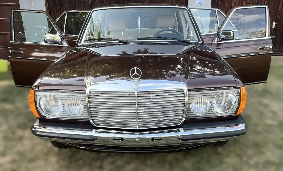 Gebraucht Mercedes E230 136 PS (100 kW) 1980 Braun Limousine
