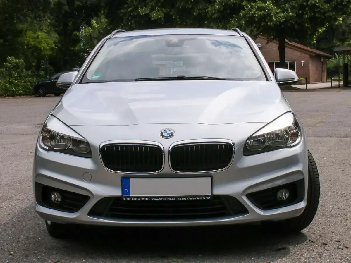 Używany BMW 218 Performance 136 KM (100 kW) 2017 Srebrny Kombi