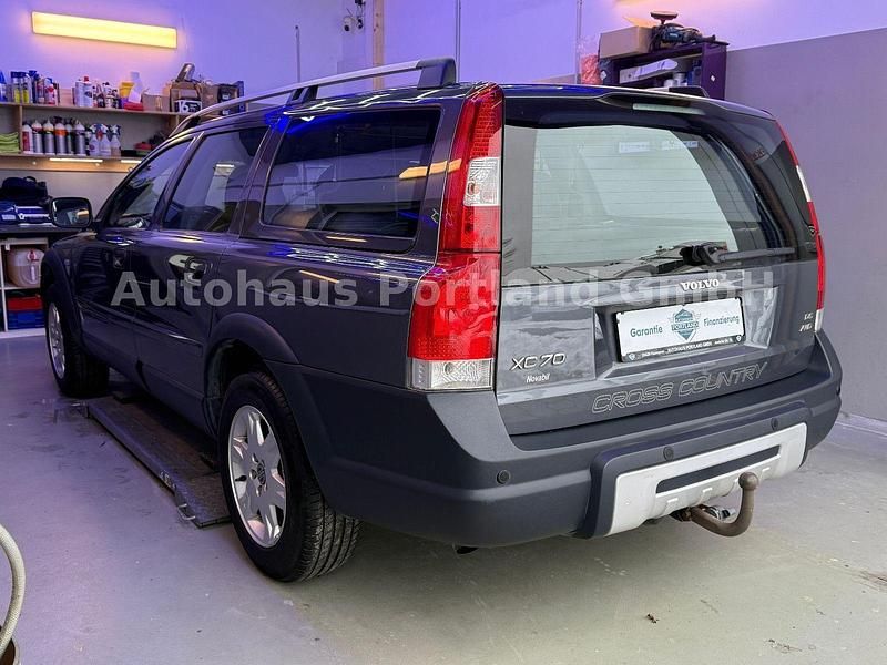 Gebraucht Volvo XC70 Kinetic 185 PS (136 kW) 2005 Grau Kombi