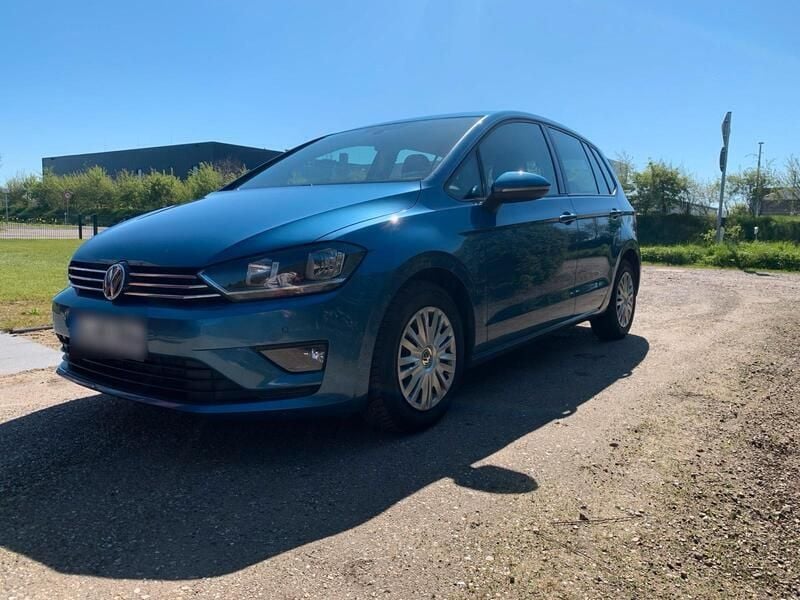 Blau Gebraucht 2015 VW Golf Sportsvan Comfortline Van / Kleinbus | 8.299 € (Guter Preis) - Bild 1/4