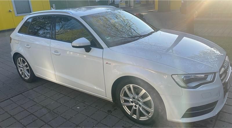 Second-hand Audi A3 S-Line 184 CP (135 kW) 2014 Alb Berlinǎ