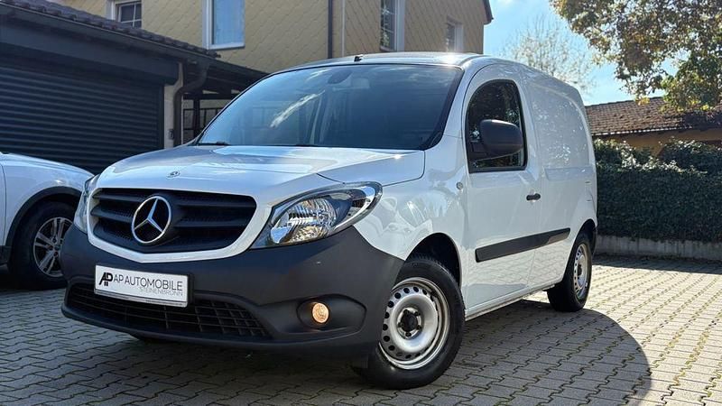 Weiß Gebraucht 2020 Mercedes Citan 109 Van / Kleinbus | 14.450 € (Fairer Preis) - Bild 1/4