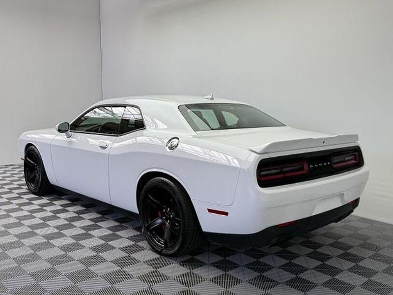 Gebraucht Dodge Challenger 492 PS (361 kW) 2019 Knuckle white Coupé