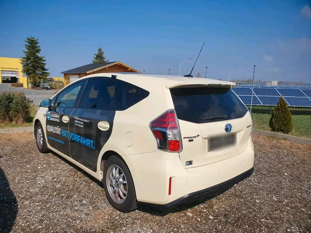 Gebraucht Toyota Prius Plus 99 PS (72 kW) 2018 Beige Kleinwagen