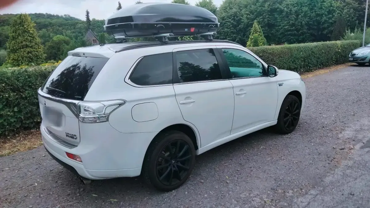 Gebraucht Mitsubishi Outlander P-HEV 201 PS (147 kW) 2014 Weiß SUV