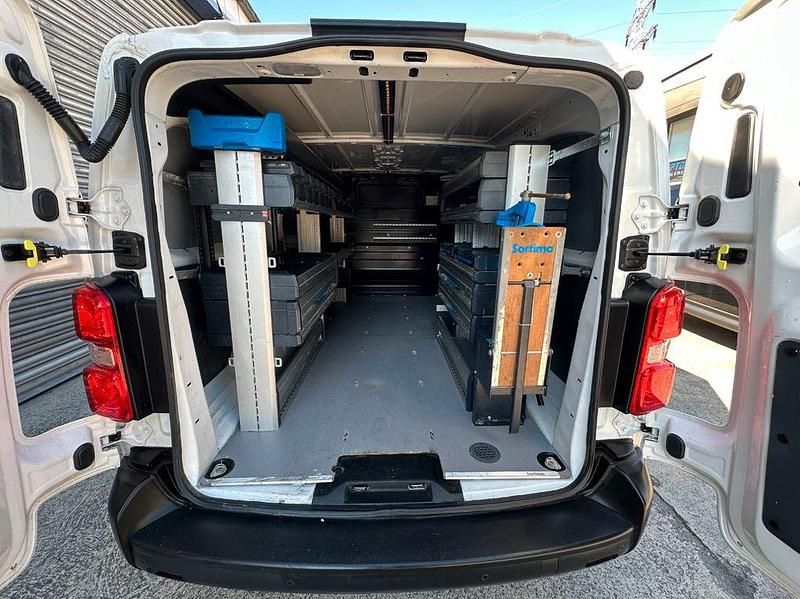 Weiß Gebraucht 2021 Opel Vivaro Edition Van | 18.990 € (Fairer Preis) - Bild 1/4