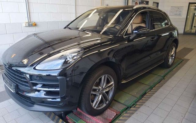Schwarz Gebraucht 2021 Porsche Macan Basis SUV | 53.990 € (Fairer Preis) - Bild 1/4