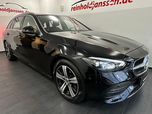 Schwarz Gebraucht 2023 Mercedes C200 Avantgarde Kombi | 31.490 € (Guter Preis) - Bild 1/4