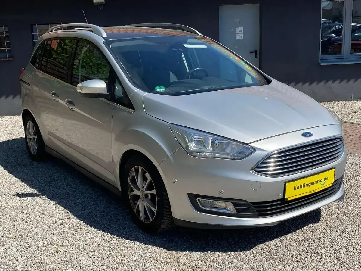 Używany Ford Grand C-Max Titanium 150 KM (110 kW) 2017 Srebrny Minivan