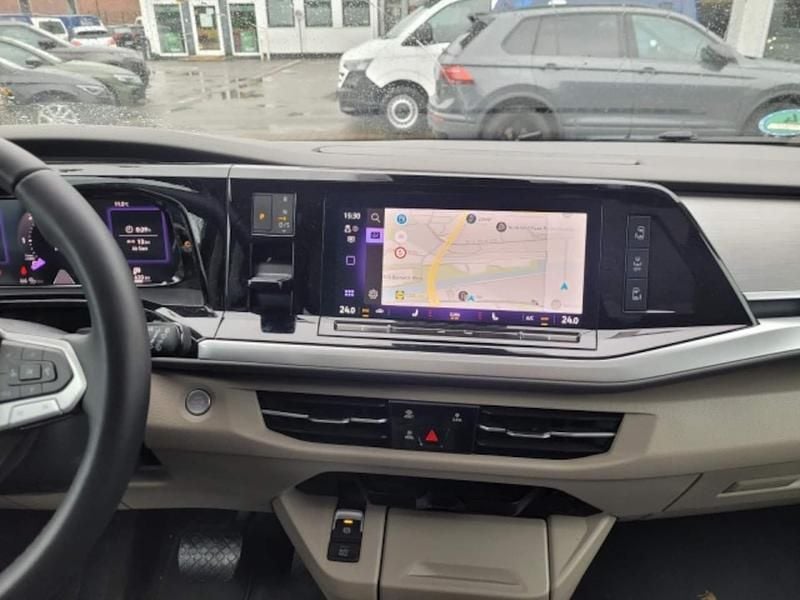 Second-hand VW Multivan Life 150 CP (110 kW) 2024 Negru Monovolum