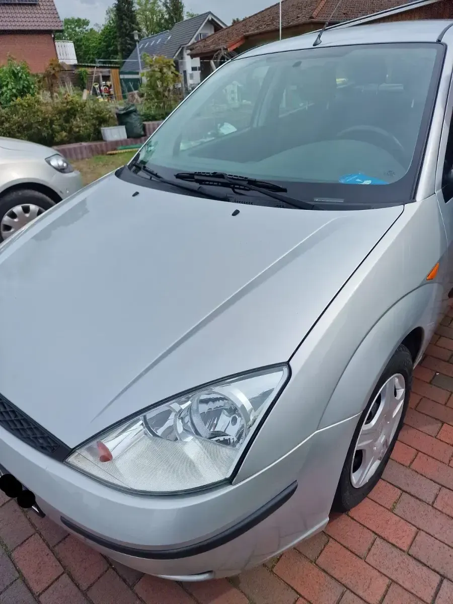 Gebraucht Ford Focus 75 PS (55 kW) 2002 Silber Kleinwagen