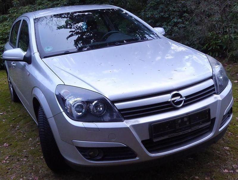 Gebraucht Opel Astra 90 PS (66 kW) 2004 Silber Limousine