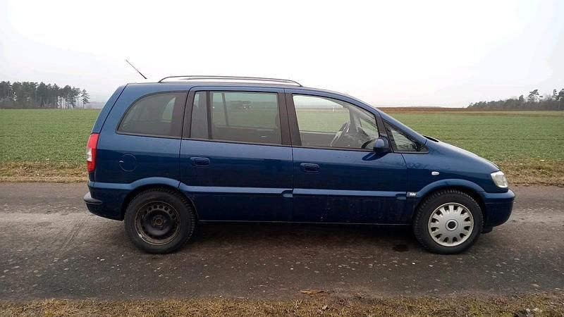 Gebraucht Opel Zafira Njoy 125 PS (91 kW) 2004 Blau Van / Kleinbus