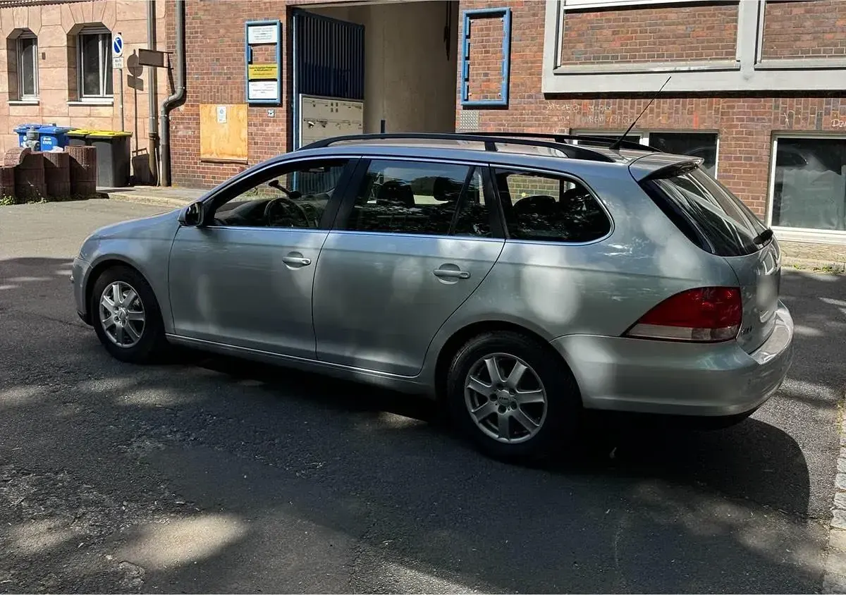 Gebraucht VW Golf V 105 PS (77 kW) 2008 Silber Kombi
