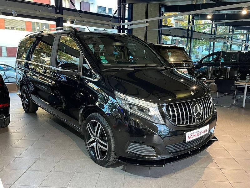 Schwarz Gebraucht 2015 Mercedes V250 Avantgarde Van / Kleinbus | 39.990 € (Etwas zu teuer) - Bild 1/4