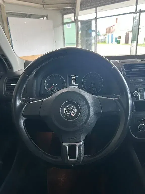 Gebraucht VW Jetta 140 PS (102 kW) 2010 Schwarz Limousine