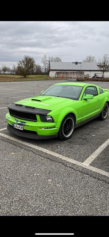 Grün Gebraucht 2007 Ford Mustang S Coupé | 6.999 € - Bild 1/4