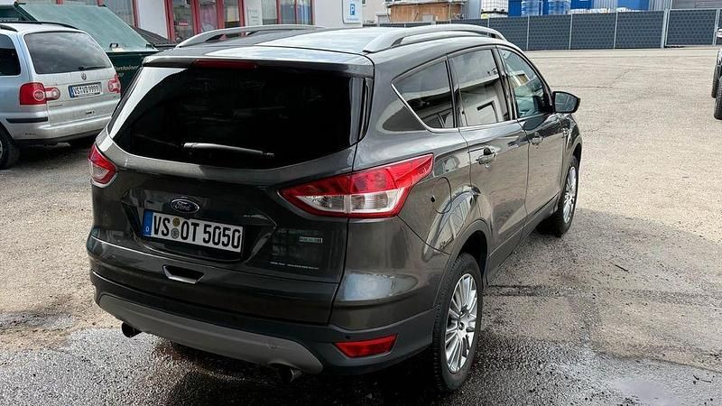 Gebraucht Ford Kuga Titanium 150 PS (110 kW) 2016 Grau SUV