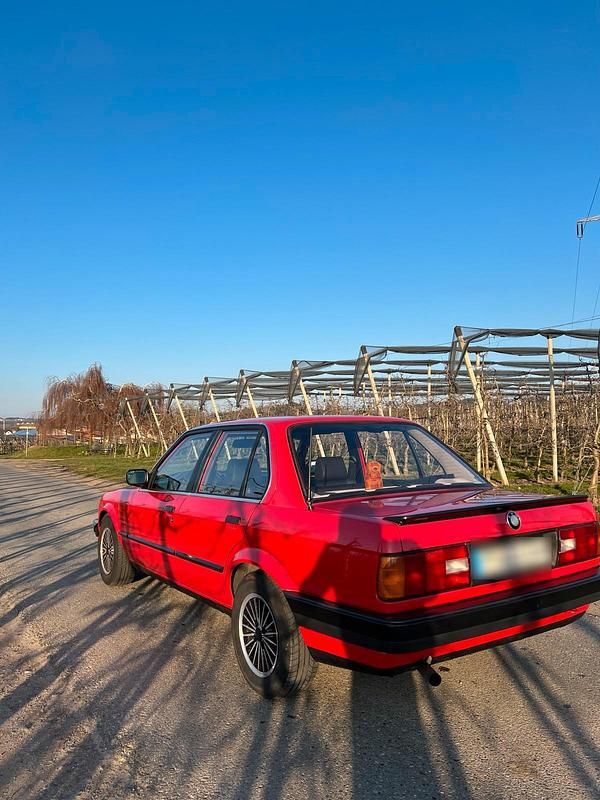 Gebraucht BMW 316 Basis 100 PS (73 kW) 1990 Rot Limousine
