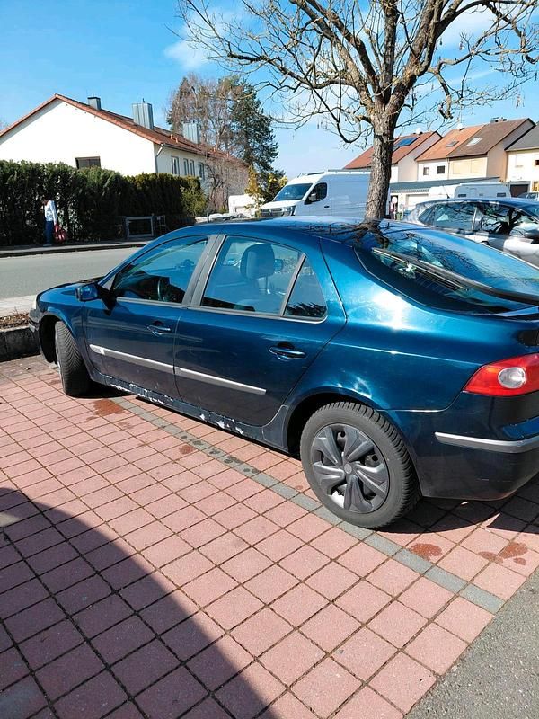 Gebraucht Renault Laguna III Initiale 131 PS (96 kW) 2007 Grün Limousine