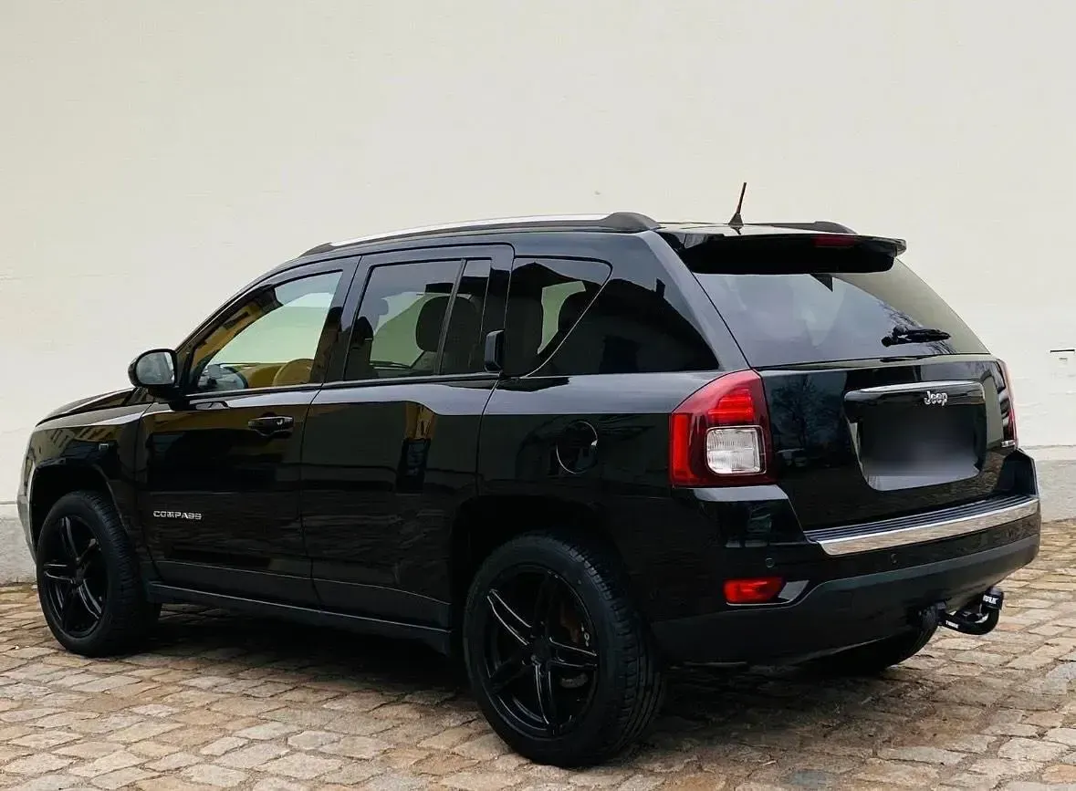 Gebraucht Jeep Compass 177 PS (130 kW) 2014 Schwarz SUV