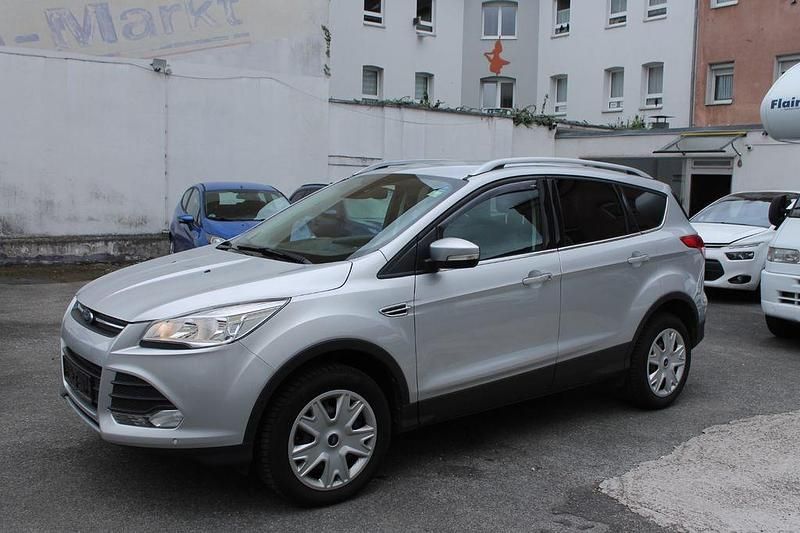 Gebraucht Ford Kuga Trend 150 PS (110 kW) 2016 Silber SUV