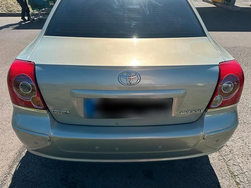 Gebraucht Toyota Avensis 147 PS (108 kW) 2006 Grün Limousine