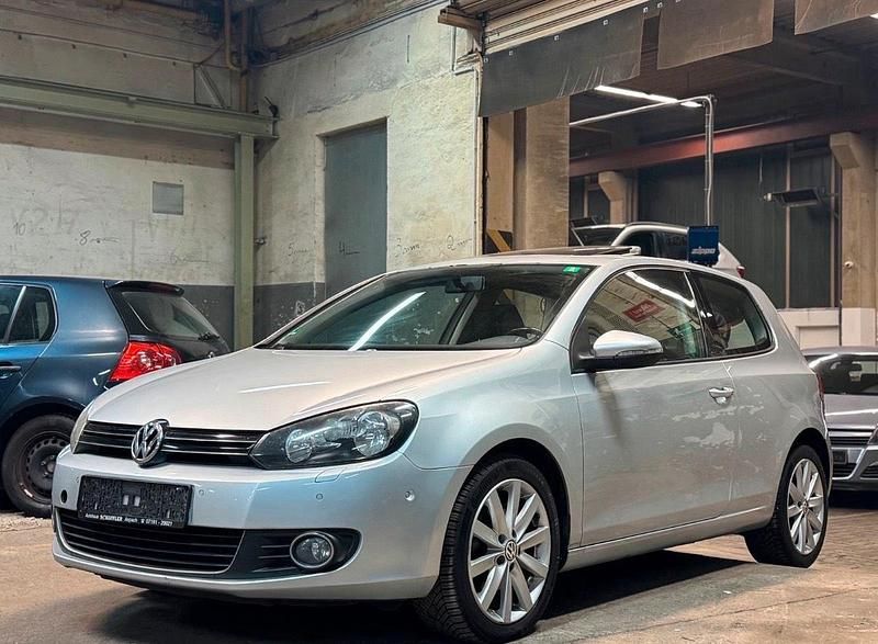 Silber Gebraucht 2010 VW Golf Limousine | 5.799 € (Etwas zu teuer) - Bild 1/4