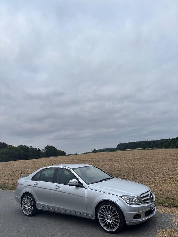 Silber Gebraucht 2008 Mercedes C180 Limousine | 6.950 € (Fairer Preis) - Bild 1/4