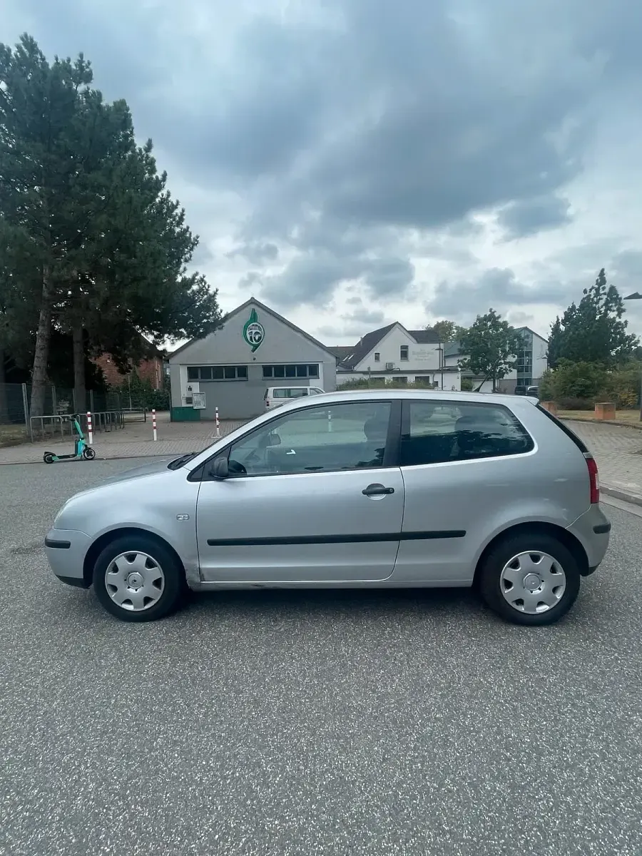 Gebraucht VW Polo 54 PS (39 kW) 2004 Grau Kleinwagen