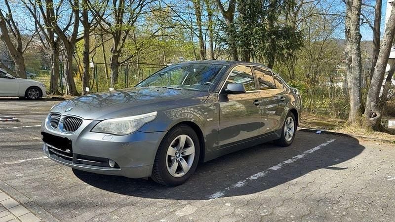 Gebraucht BMW 523 177 PS (130 kW) 2007 Grau Limousine