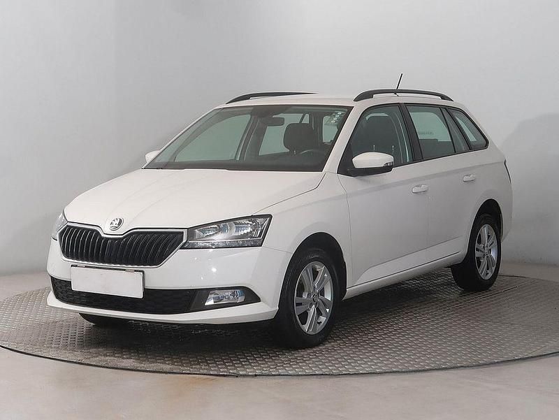 Weiß Gebraucht 2020 Skoda Fabia Kombi | 14.980 € (Etwas zu teuer) - Bild 1/4