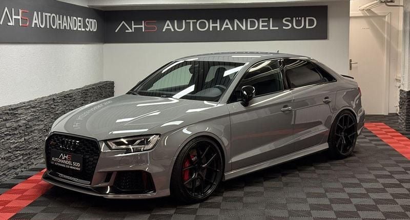 Grau Gebraucht 2017 Audi RS3 Sport Limousine | 43.700 € (Fairer Preis) - Bild 1/4