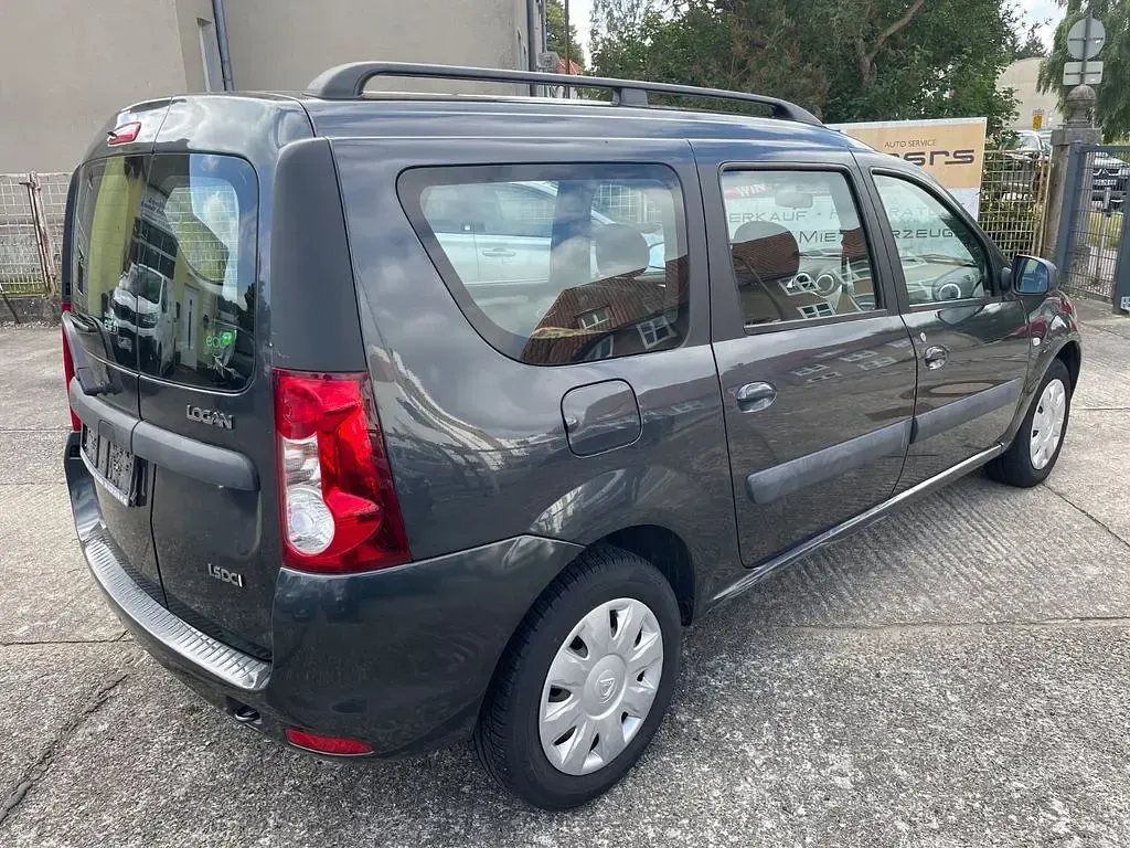 Gebraucht Dacia Logan MCV Lauréate 88 PS (64 kW) 2012 Grau Kombi