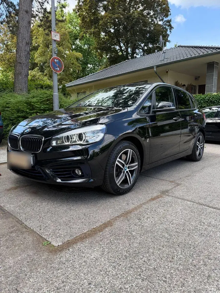 Gebraucht BMW 225 Active Tourer iPerformance 224 PS (164 kW) 2017 Schwarz Van / Kleinbus