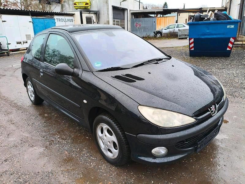 Gebraucht Peugeot 206 75 PS (55 kW) 2002 Schwarz Kleinwagen