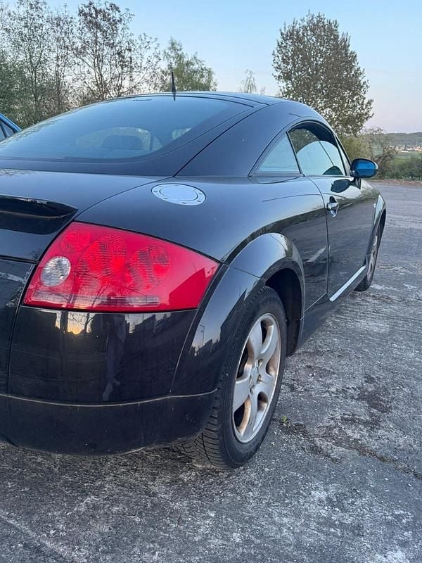 Second-hand Audi TT 180 CP (132 kW) 2001 Negru Coupe