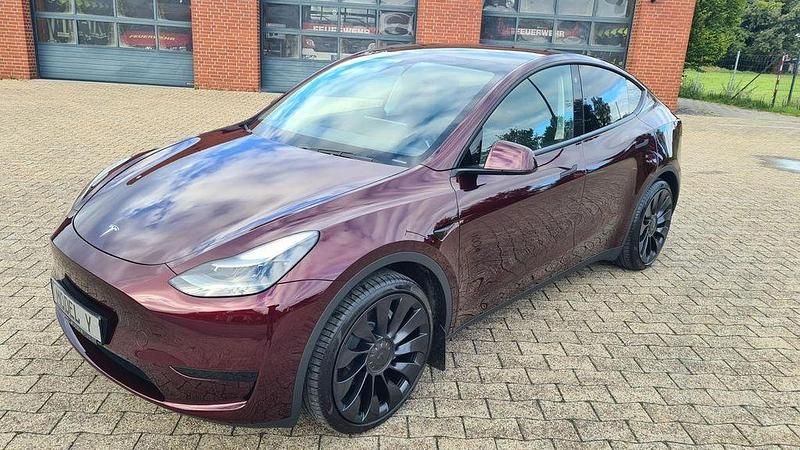 Gebraucht Tesla Model Y Standard Range 235 kW (320 PS) 2024 Midnight cherry red SUV